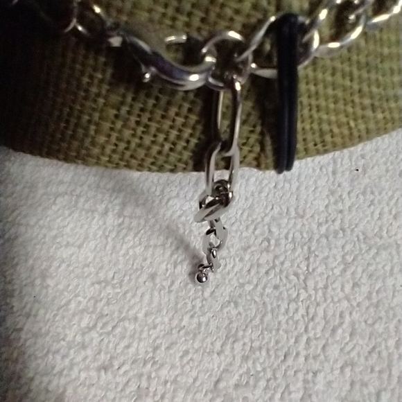 Silvertone white statement runway necklace - Picture 3 of 4